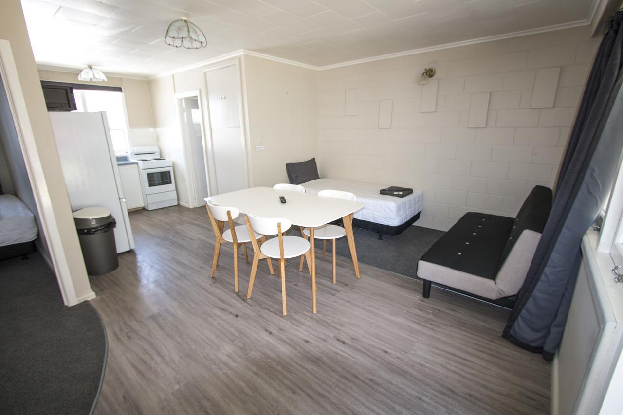 Mahia Motel And Holiday Park Bagian luar foto