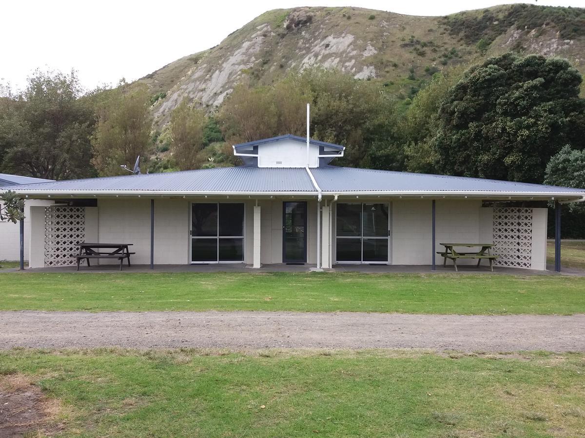 Mahia Motel And Holiday Park Bagian luar foto