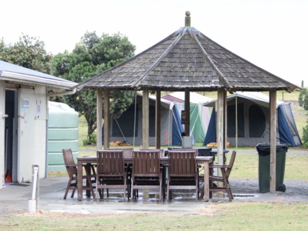 Mahia Motel And Holiday Park Bagian luar foto
